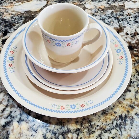 Vintage 5 piece Corelle place setting - Picture 1 of 5